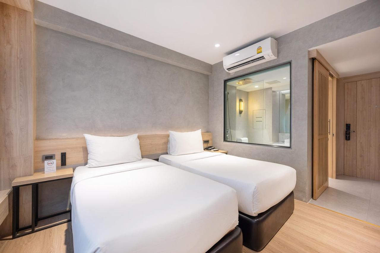 Loft Bangkok Hotel Exterior photo