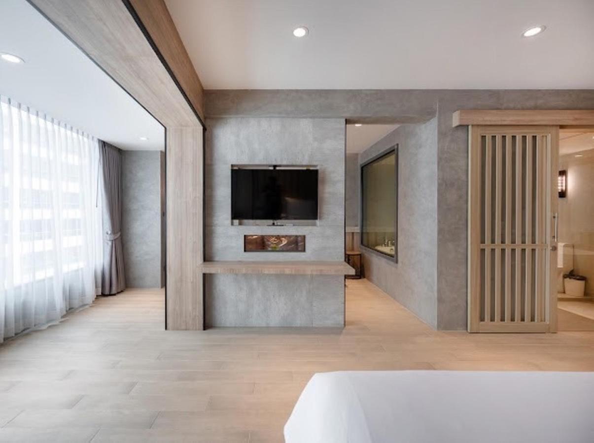 Loft Bangkok Hotel Exterior photo