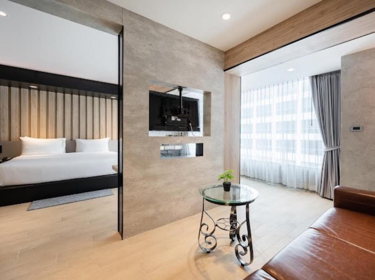 Loft Bangkok Hotel Exterior photo