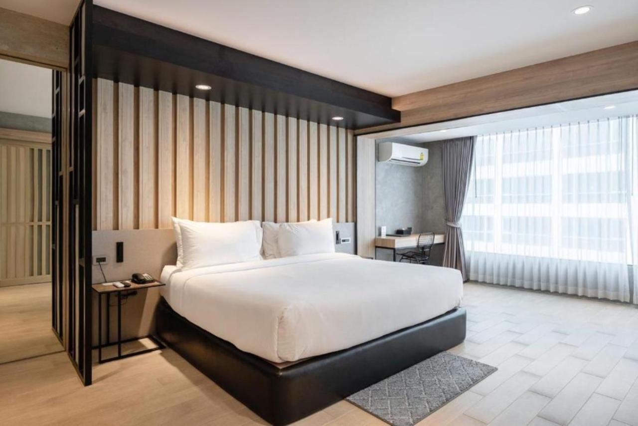 Loft Bangkok Hotel Exterior photo