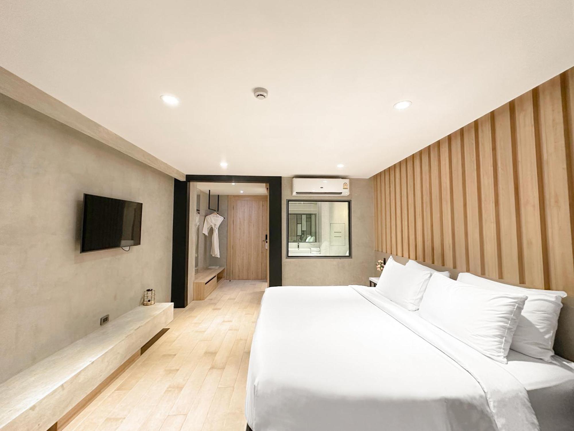 Loft Bangkok Hotel Exterior photo