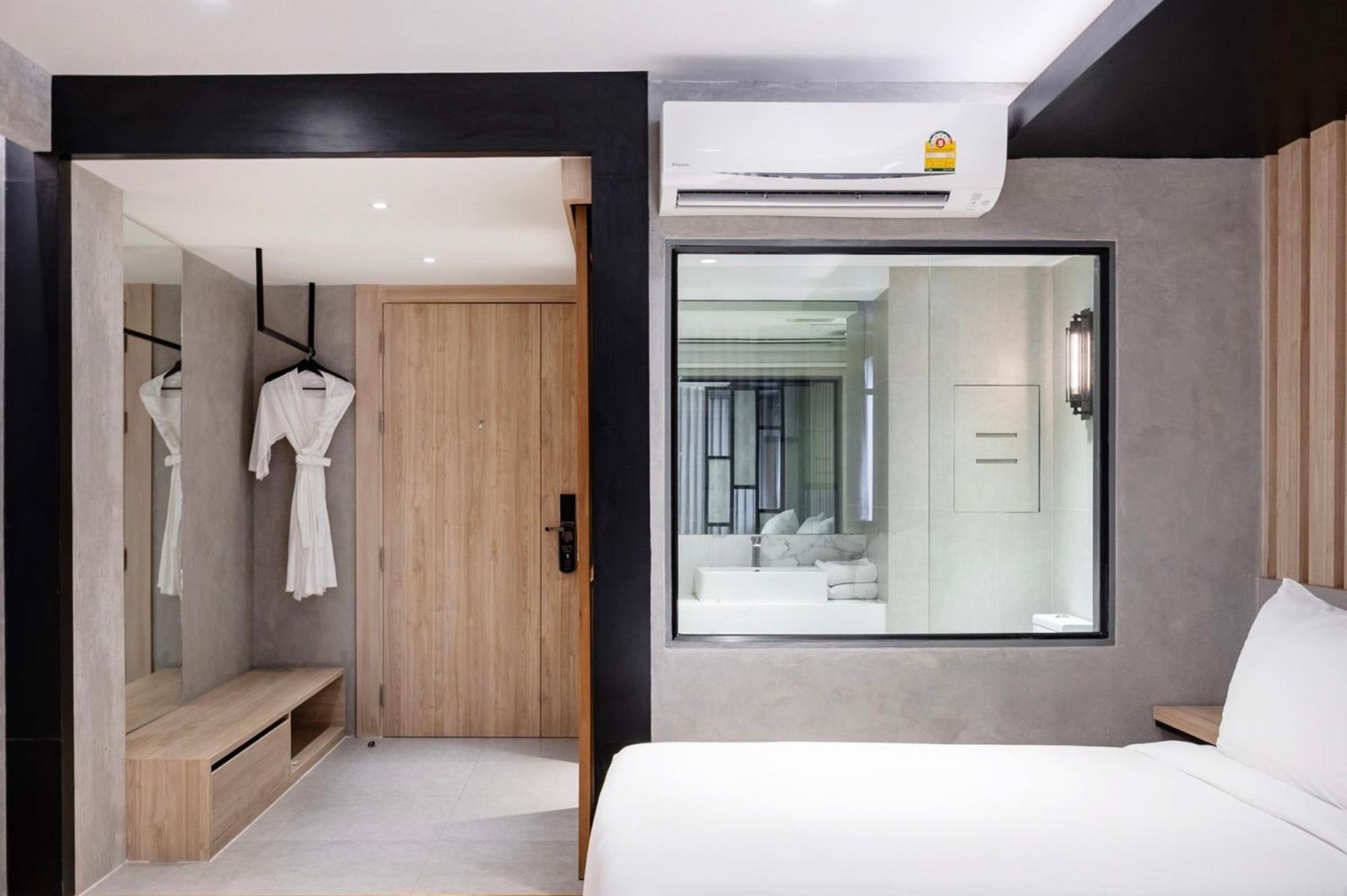 Loft Bangkok Hotel Exterior photo
