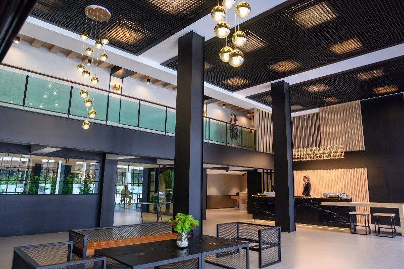 Loft Bangkok Hotel Exterior photo