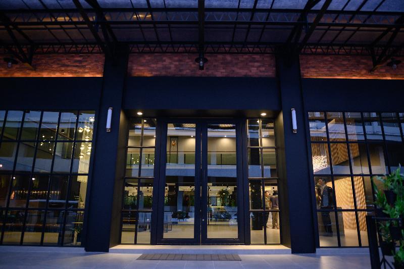 Loft Bangkok Hotel Exterior photo